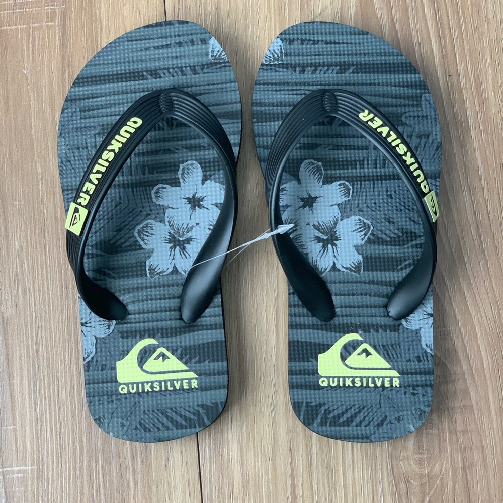 Quiksilver Boys Flip Flops NWT